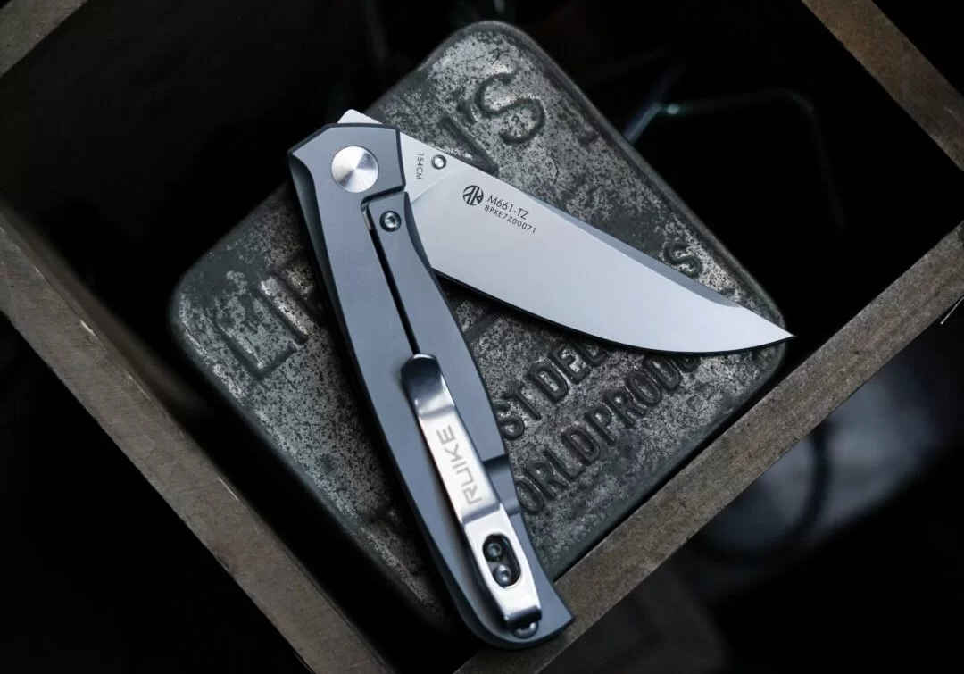 Fixed Blade vs. Folding Knives: Which Is Right for You?