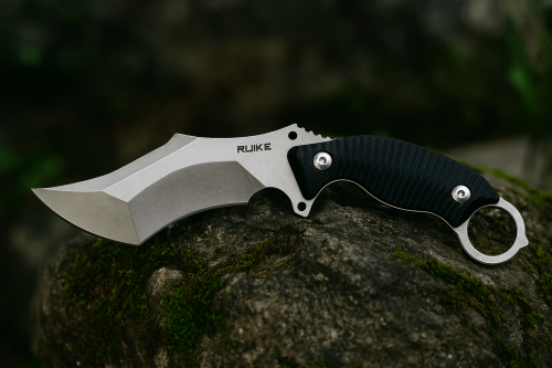 The Essential Guide: Choosing the Best Knife for Camping, Hiking, and Outdoor